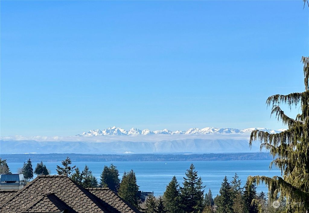 Photo of 5908 117th Place SW, Mukilteo, WA 98275 (MLS # 2046379)