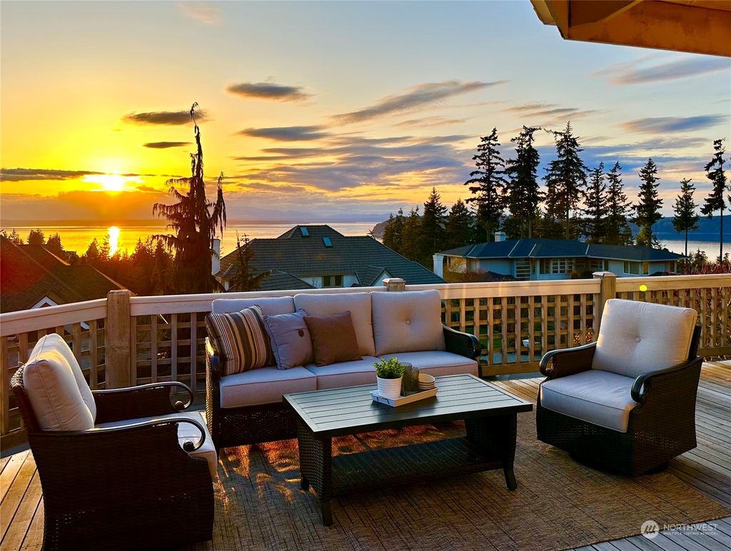 Photo of 5908 117th Place SW, Mukilteo, WA 98275 (MLS # 2046379)