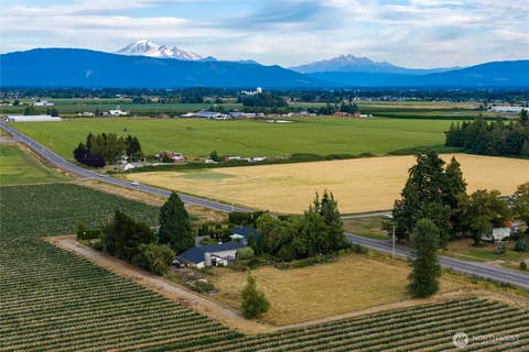 Photo of 354 W Badger Road, Lynden, WA 98264 (MLS # 2562892)