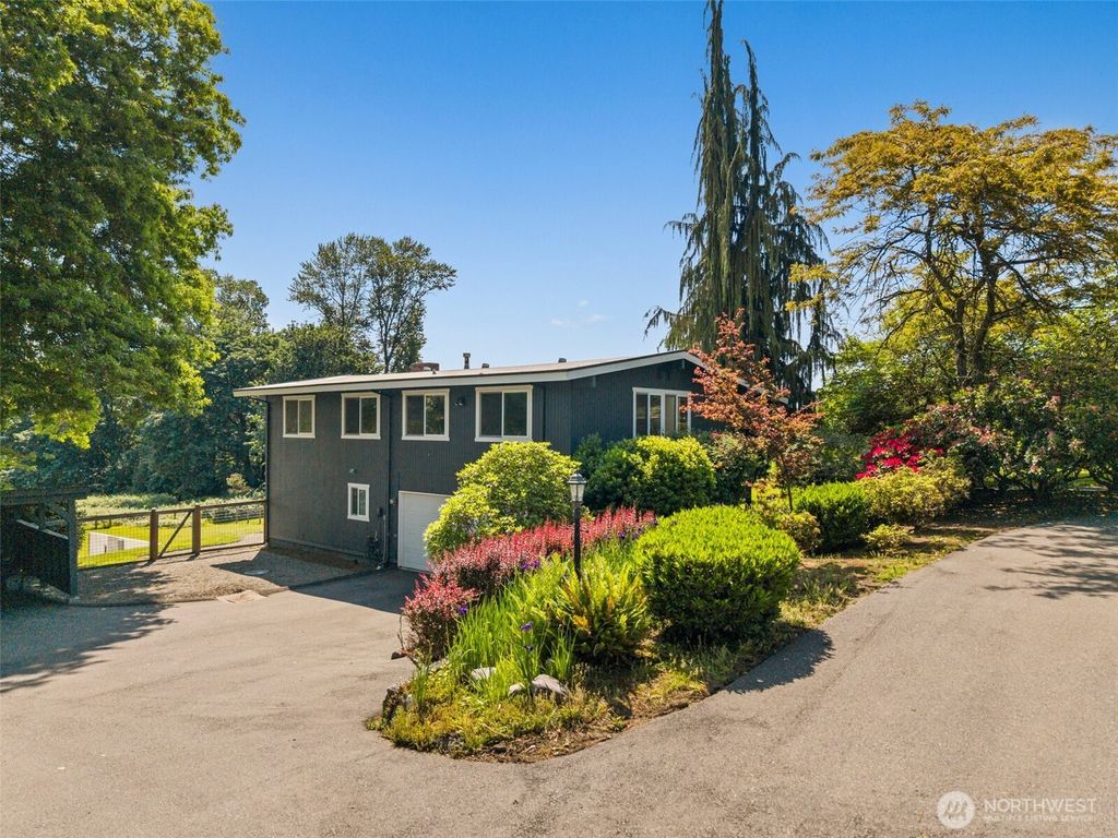 Photo of 14725 Broadway Avenue, Snohomish, WA 98296 (MLS # 2390289)
