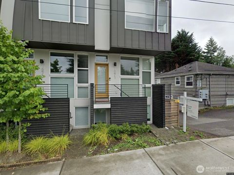 Photo of 1271 N 145th Street, Seattle, WA 98133 (MLS # 2463087)