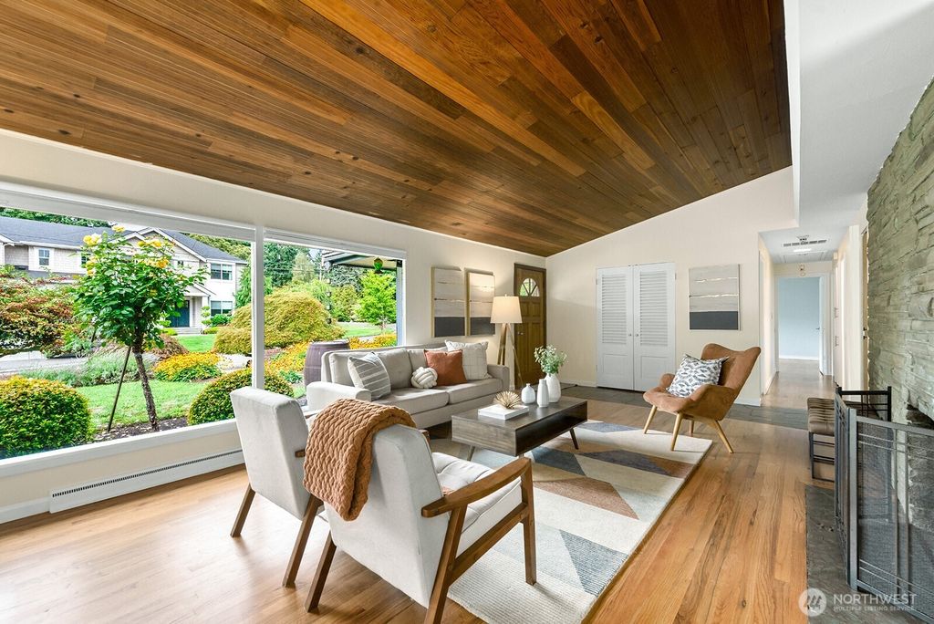 Photo of 11006 SE 31st Street, Bellevue, WA 98004 (MLS # 2431746)