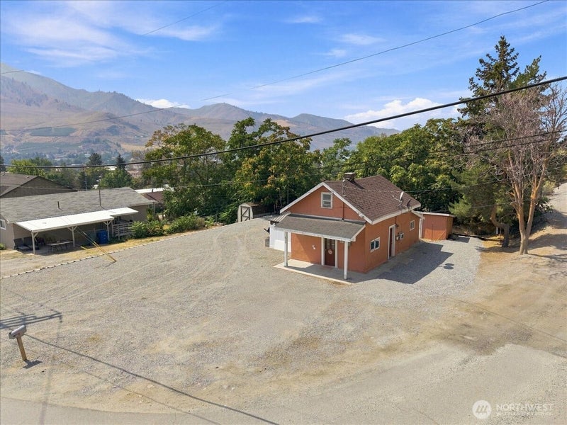 617 N Bradley Street