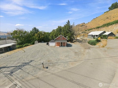 Photo of 617 N Bradley Street, Chelan, WA 98816 (MLS # 2571618)