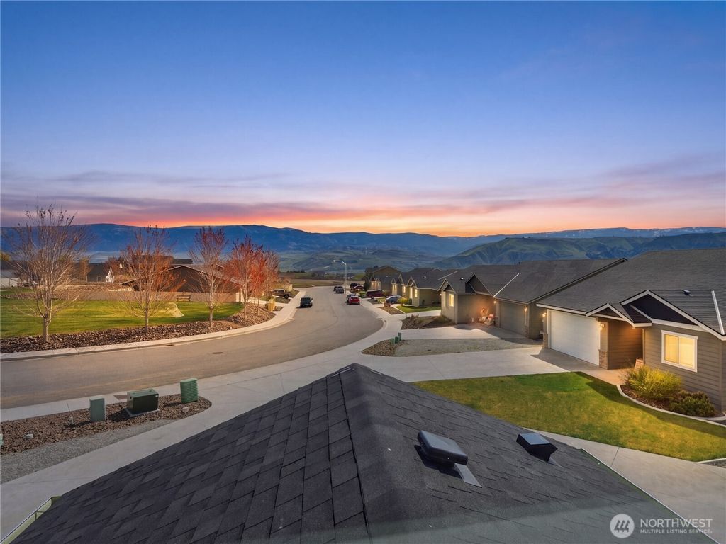 Photo of 2263 S Melody Lane, East Wenatchee, WA 98802 (MLS # 2506160)