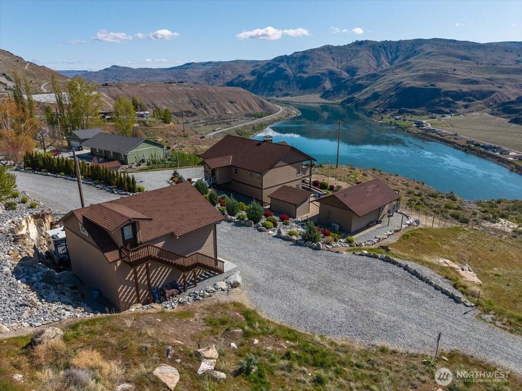 Photo of 525 Columbia View Road, Chelan, WA 98816 (MLS # 2505817)