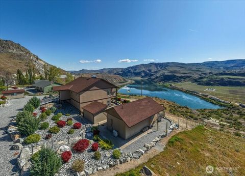Photo of 525 Columbia View Road, Chelan, WA 98816 (MLS # 2505817)