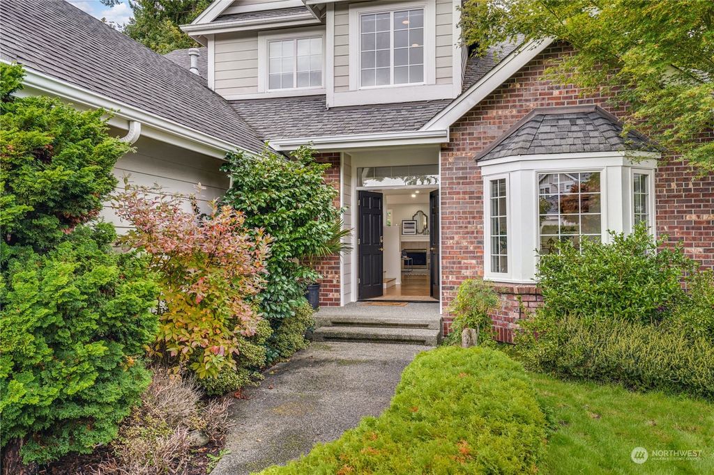 Photo of 22916 SE 27th Court, Sammamish, WA 98075 (MLS # 2159746)