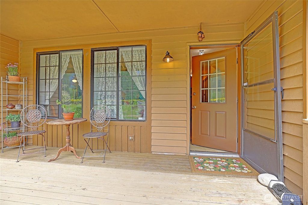 Photo of 30520 379th Avenue NE, Arlington, WA 98223 (MLS # 2514604)