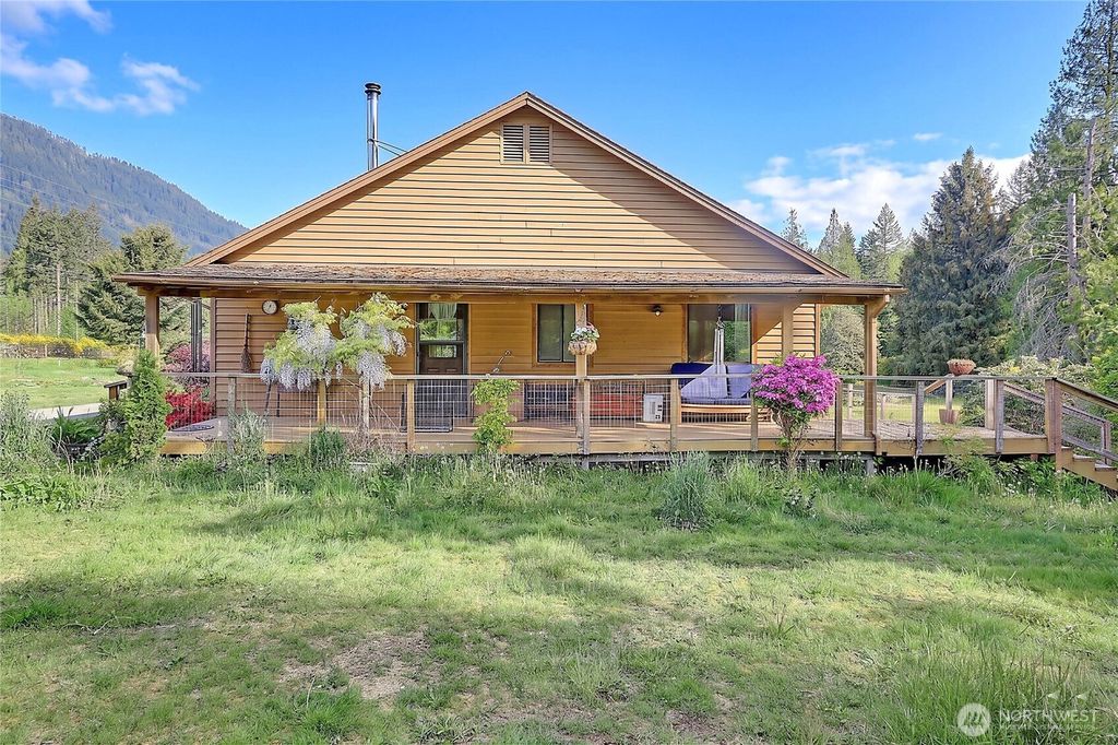 Photo of 30520 379th Avenue NE, Arlington, WA 98223 (MLS # 2514604)