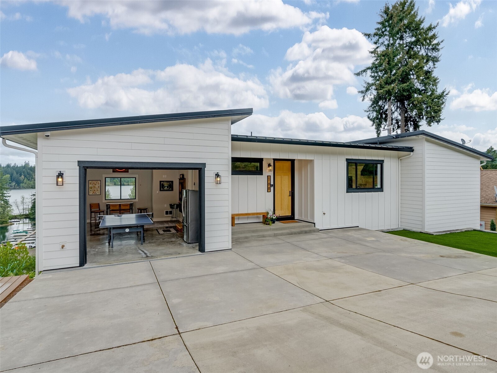 168 Lakeside Drive