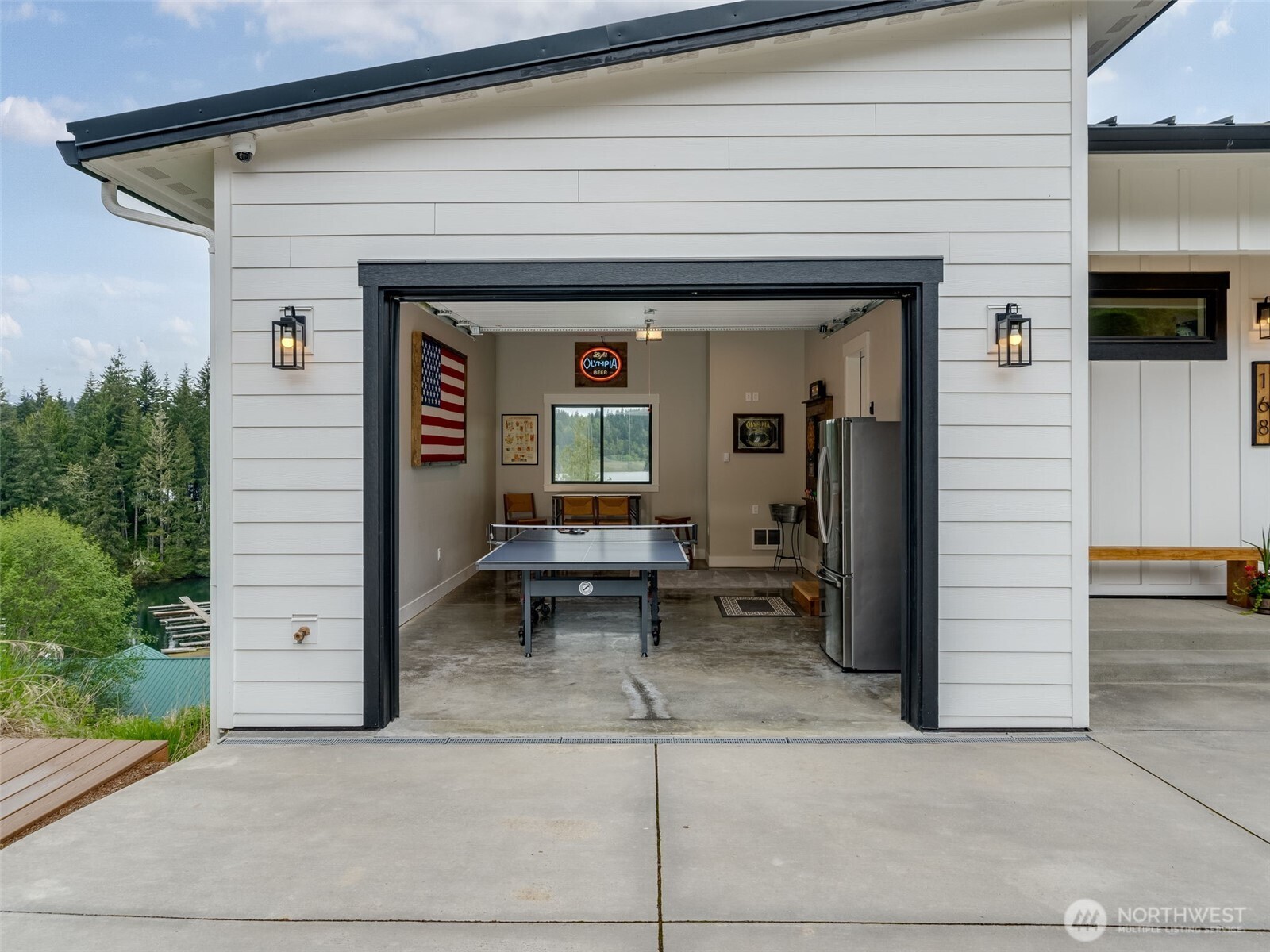 168 Lakeside Drive