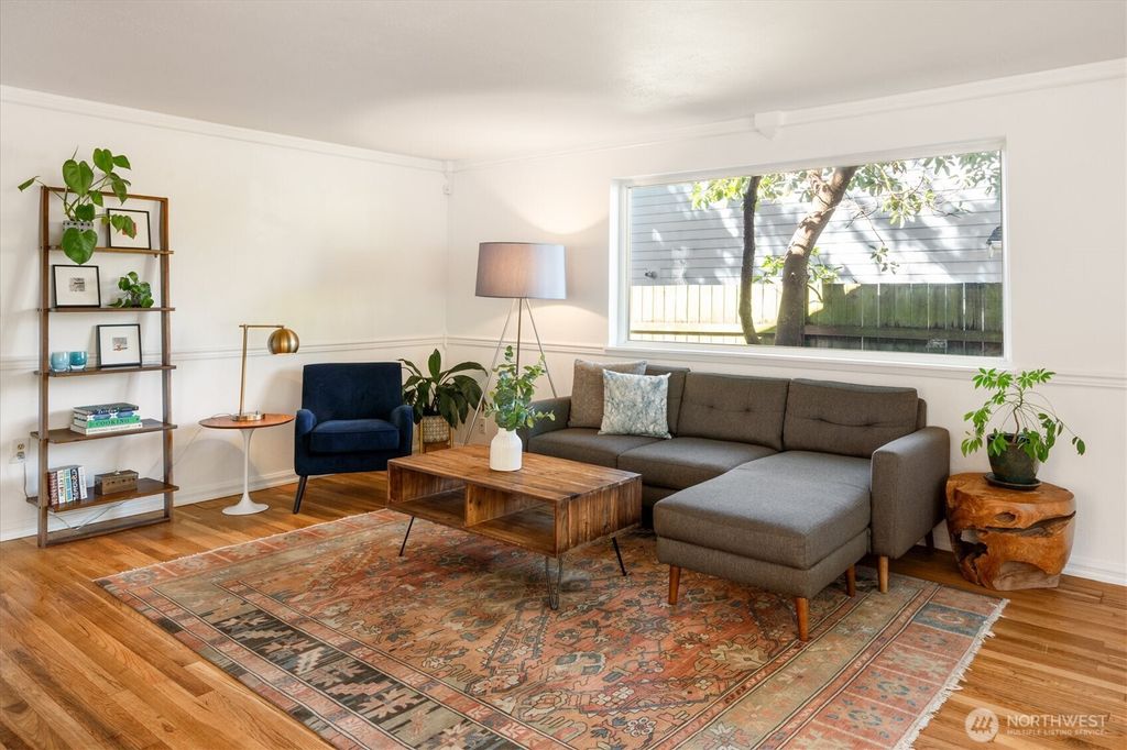 Photo of 15919 19th Avenue SW, Burien, WA 98166 (MLS # 2492447)