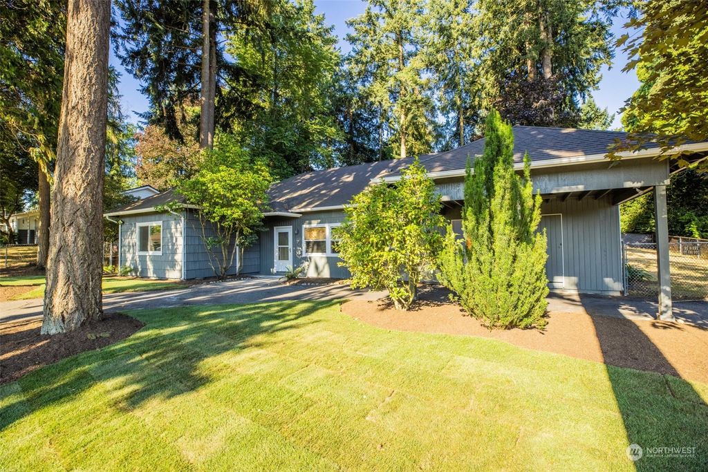 Photo of 14203 6th Avenue S, Burien, WA 98168 (MLS # 2147715)