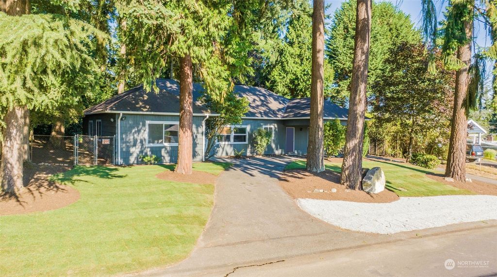 Photo of 14203 6th Avenue S, Burien, WA 98168 (MLS # 2147715)