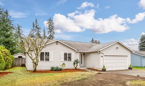 Photo of 2611 NE 23rd Place, Renton, WA 98056 (MLS # 2488912)