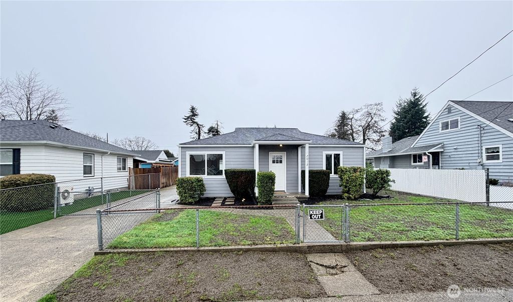 Photo of 7012 S Junett Street, Tacoma, WA 98409 (MLS # 2467318)