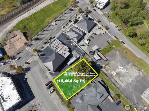 Photo of 240 G street St, Blaine, WA 98230 (MLS # 2360825)