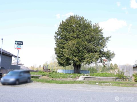 Photo of 240 G street St, Blaine, WA 98230 (MLS # 2360825)