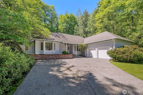 Photo of 3255 Sierra Court SW, Issaquah, WA 98027 (MLS # 2535203)