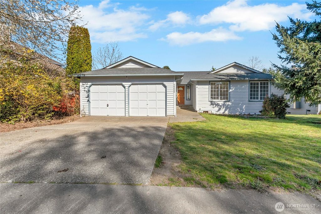 Photo of 34806 10th Place SW, Federal Way, WA 98023 (MLS # 2504205)