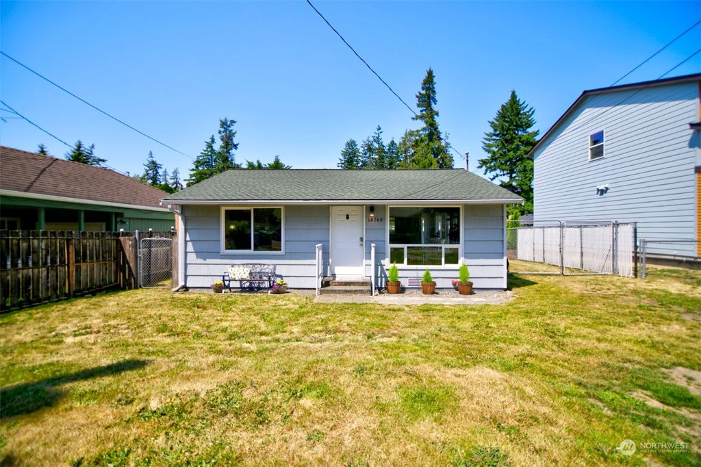 Photo of 16749 Whitman Avenue N, Shoreline, WA 98133 (MLS # 2132213)