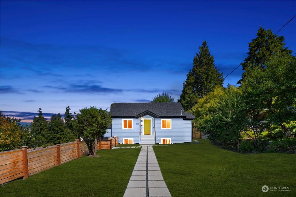 Photo of 3427 Bell Avenue #B, Everett, WA 98201 (MLS # 2146405)