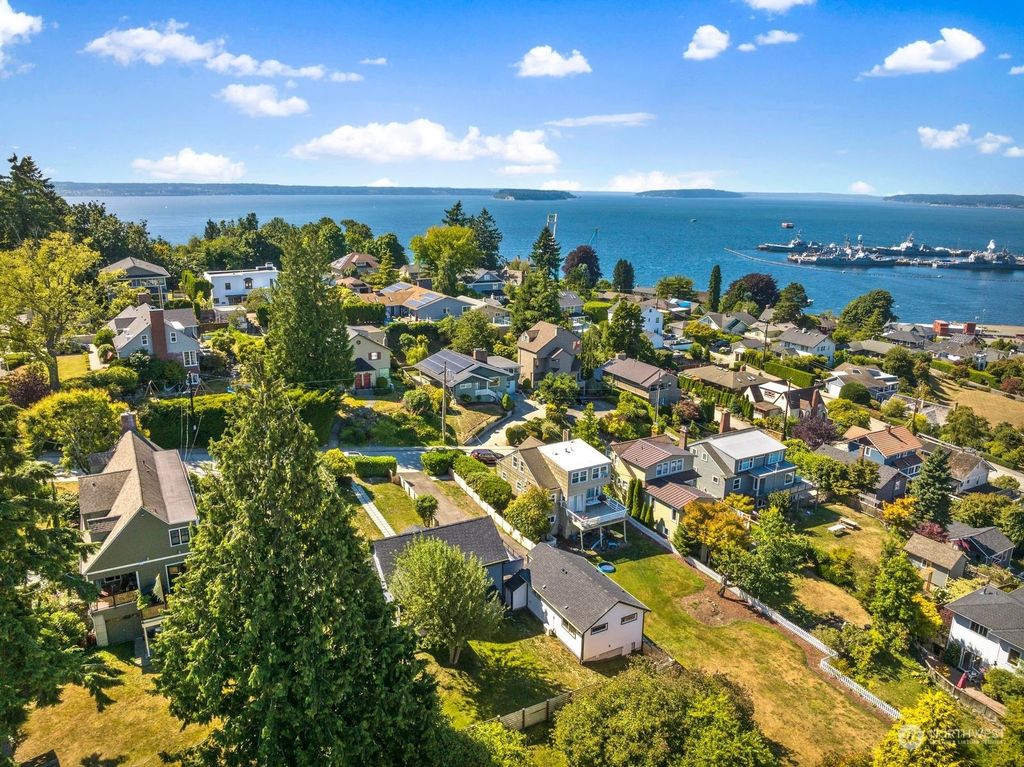 Photo of 3427 Bell Avenue #B, Everett, WA 98201 (MLS # 2146405)
