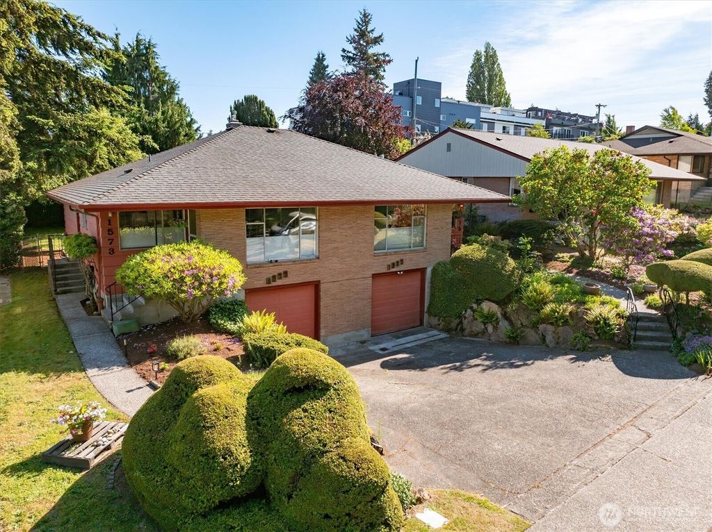 Photo of 1573 NW 90th Street, Seattle, WA 98117 (MLS # 2531014)