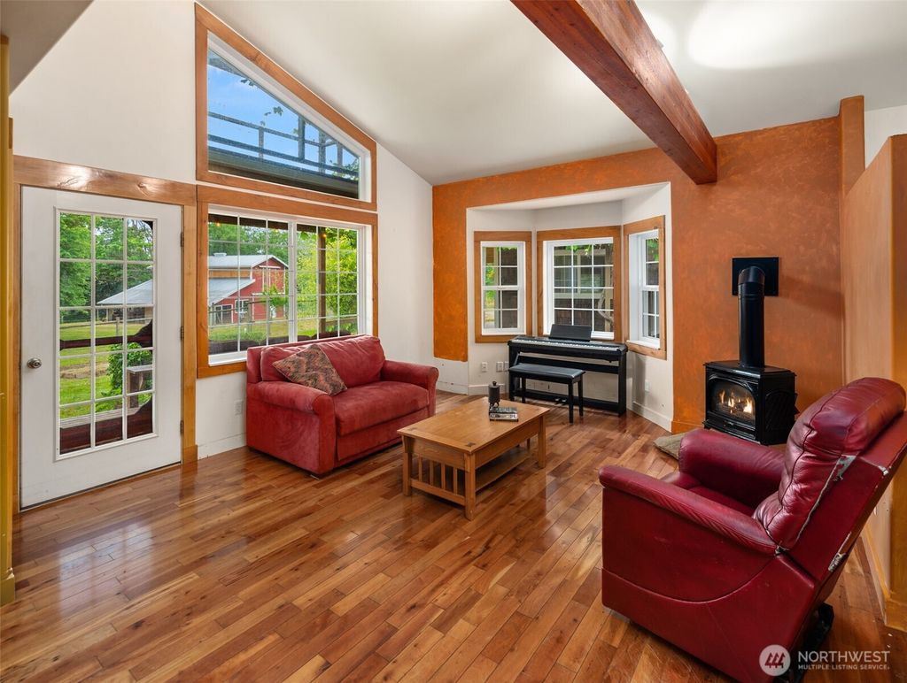 Photo of 10133 SW 204th Avenue, Vashon, WA 98070 (MLS # 2553884)