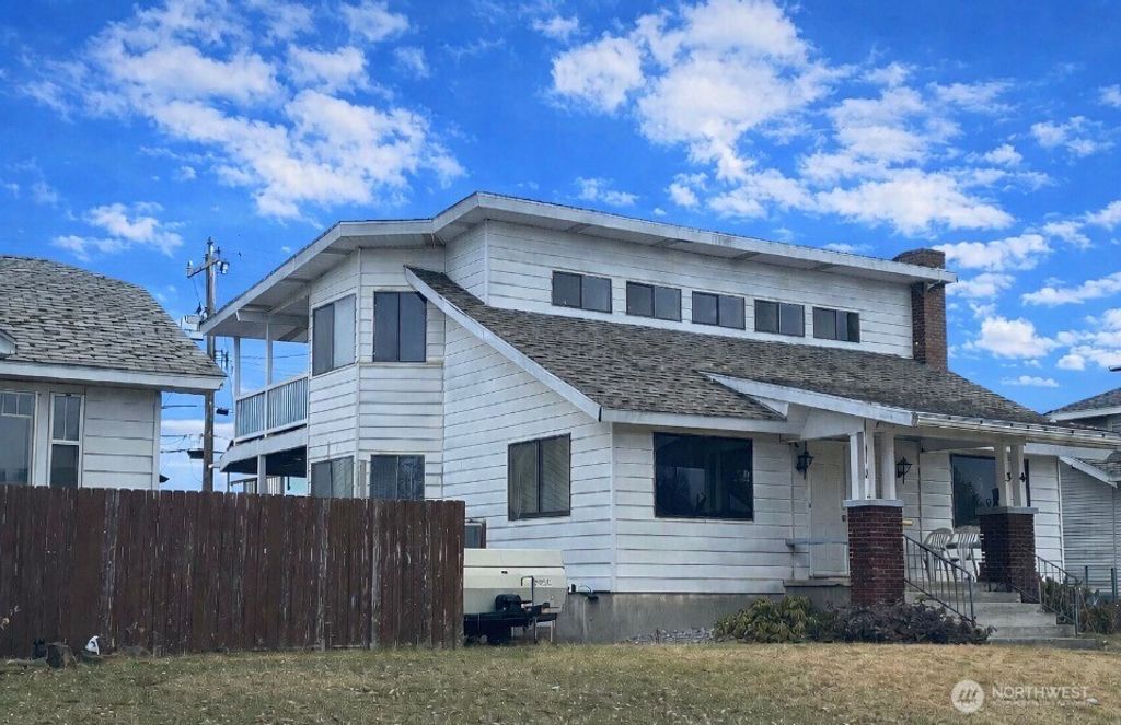 Photo of 34 E Glass Avenue, Spokane, WA 99207 (MLS # 2485990)