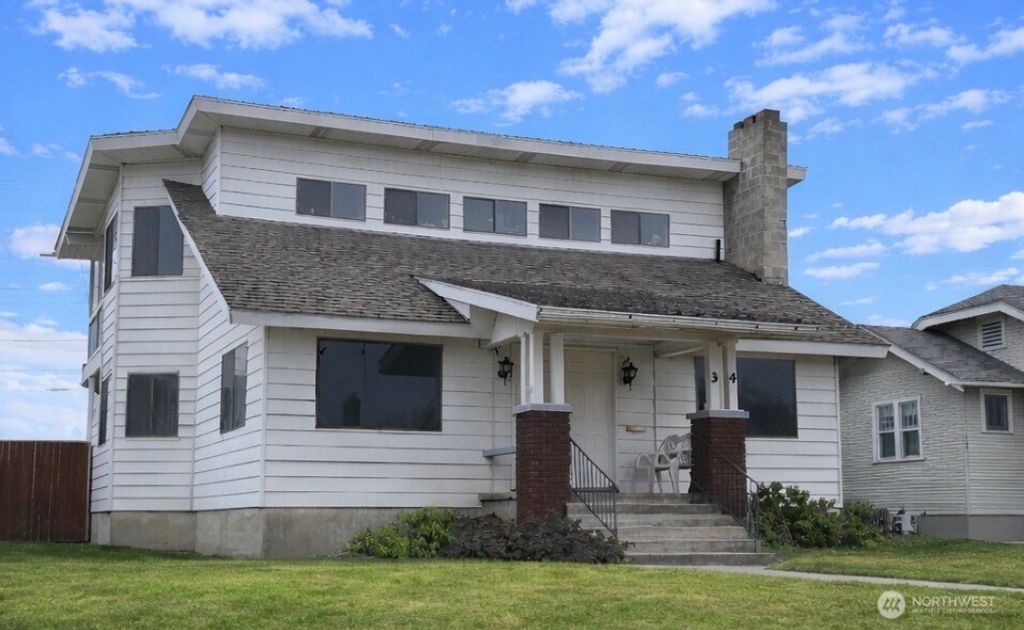 Photo of 34 E Glass Avenue, Spokane, WA 99207 (MLS # 2485990)