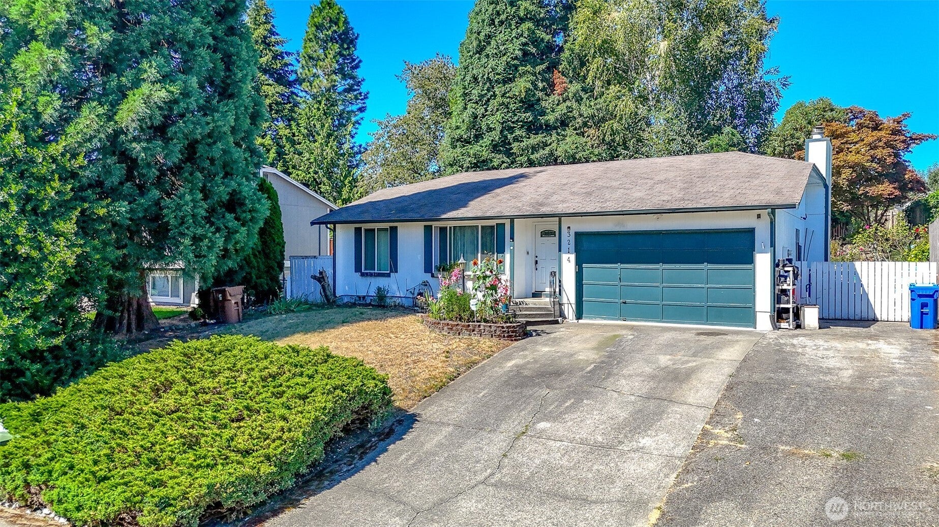 3214 45th Avenue NE