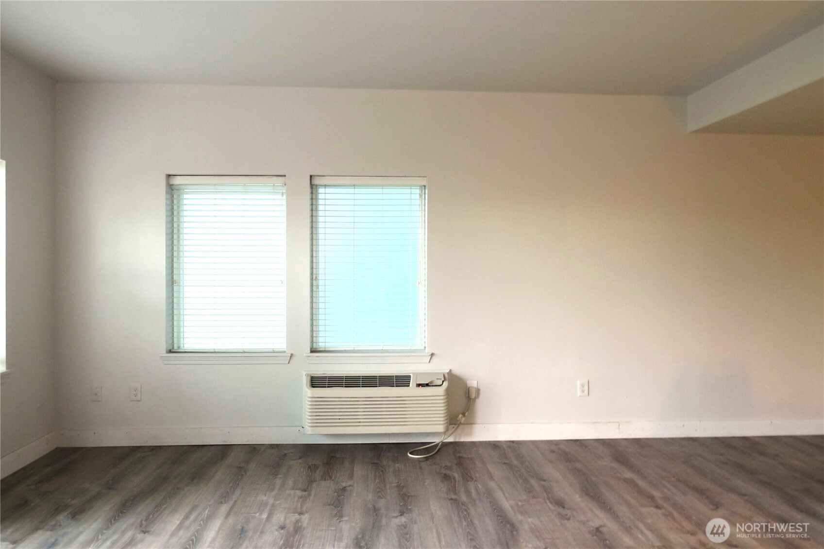 1335 Ocean Shores Boulevard SW S14