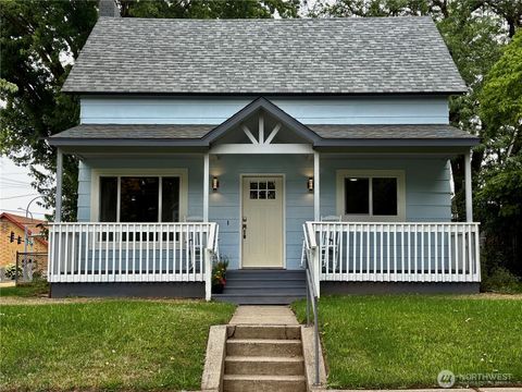 Photo of 703 Washington Street, Walla Walla, WA 99362 (MLS # 2418521)