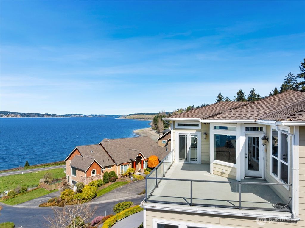 Photo of 2318 Sunnyside Heights Drive, Steilacoom, WA 98388 (MLS # 2493260)