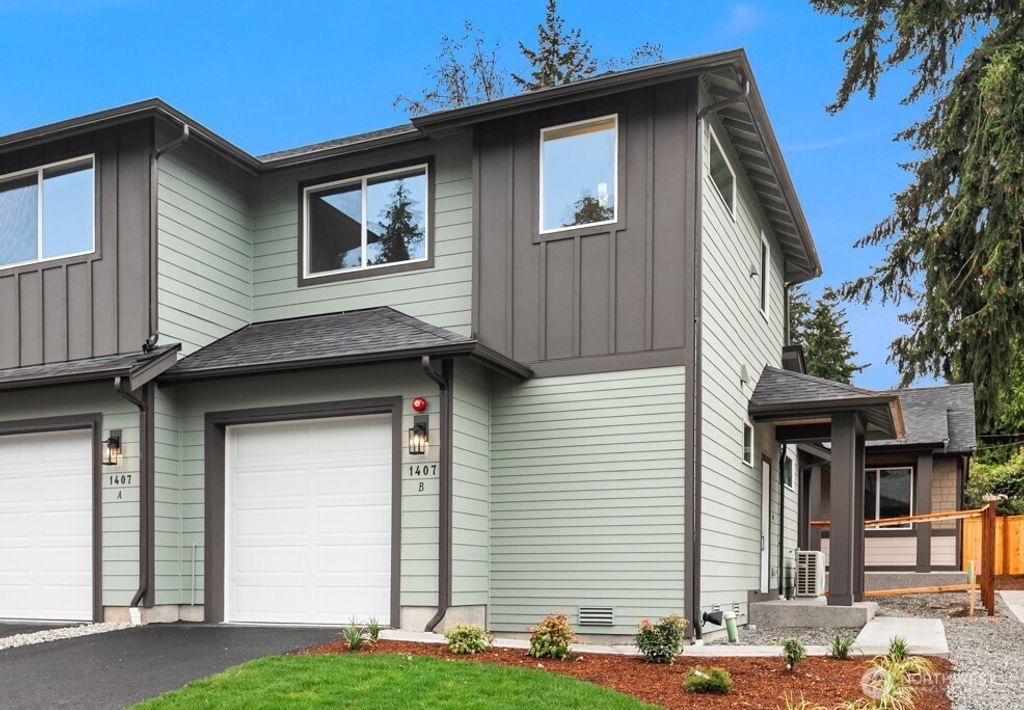 Photo of 1240 SW 124th Street #10B, Burien, WA 98146 (MLS # 2369180)
