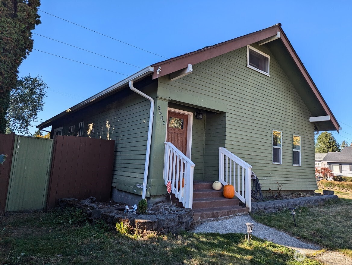 3602 S Cushman Avenue