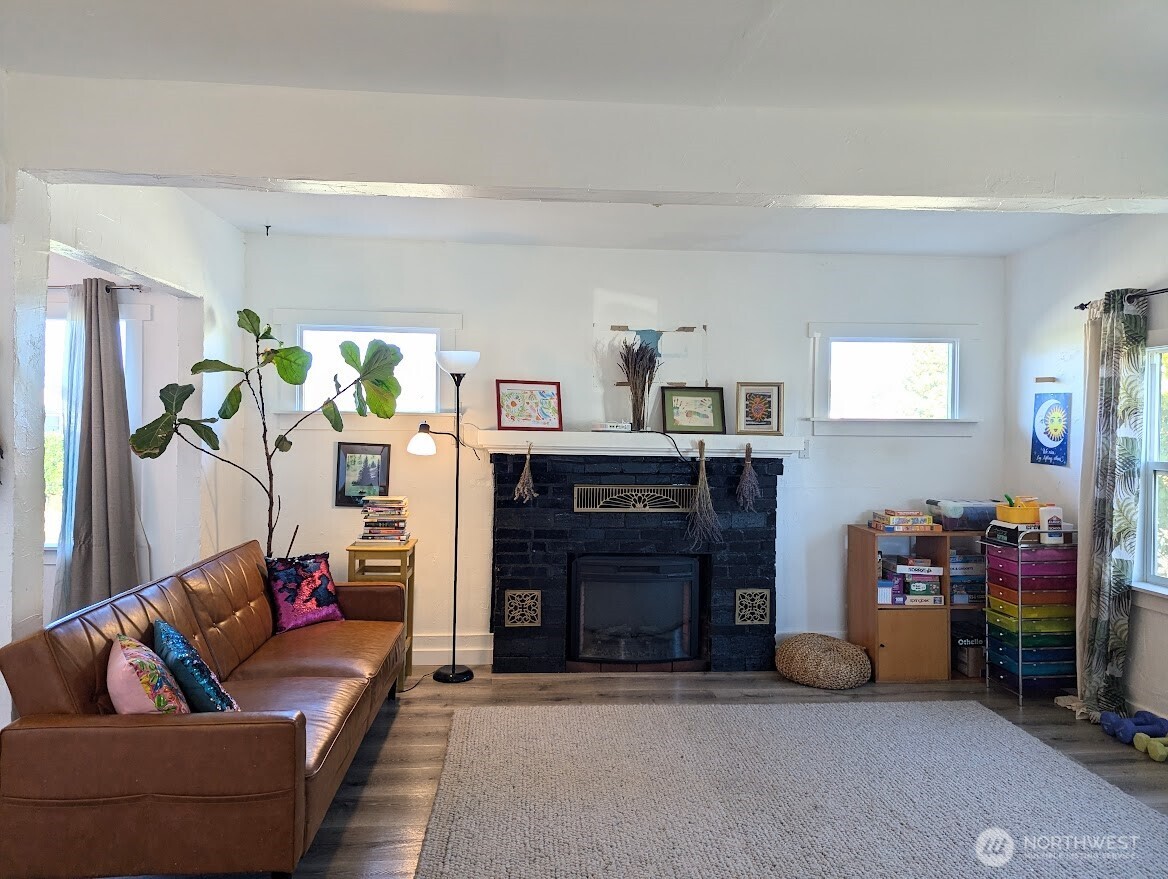 3602 S Cushman Avenue