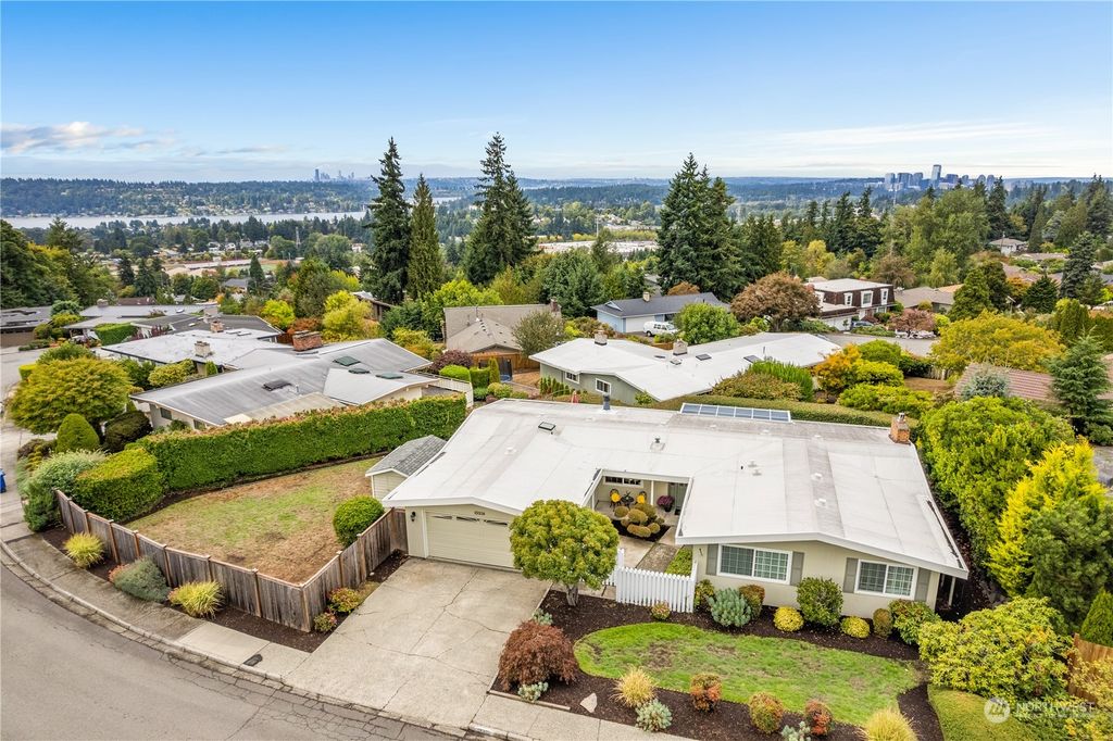 Photo of 13320 SE 43rd Street, Bellevue, WA 98006 (MLS # 2163546)