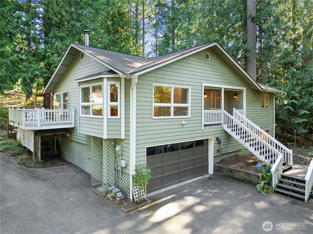 Photo of 36508 SE 27th Street, Fall City, WA 98024 (MLS # 2579979)
