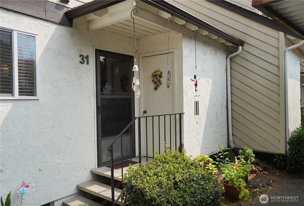 Photo of 1814 Maple Lane #E31, Kent, WA 98030 (MLS # 2421745)