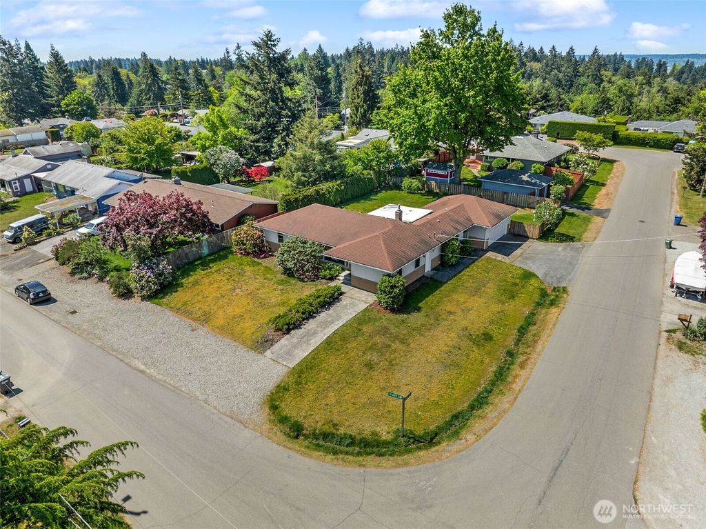Photo of 14205 11th Avenue SW, Burien, WA 98166 (MLS # 2522720)