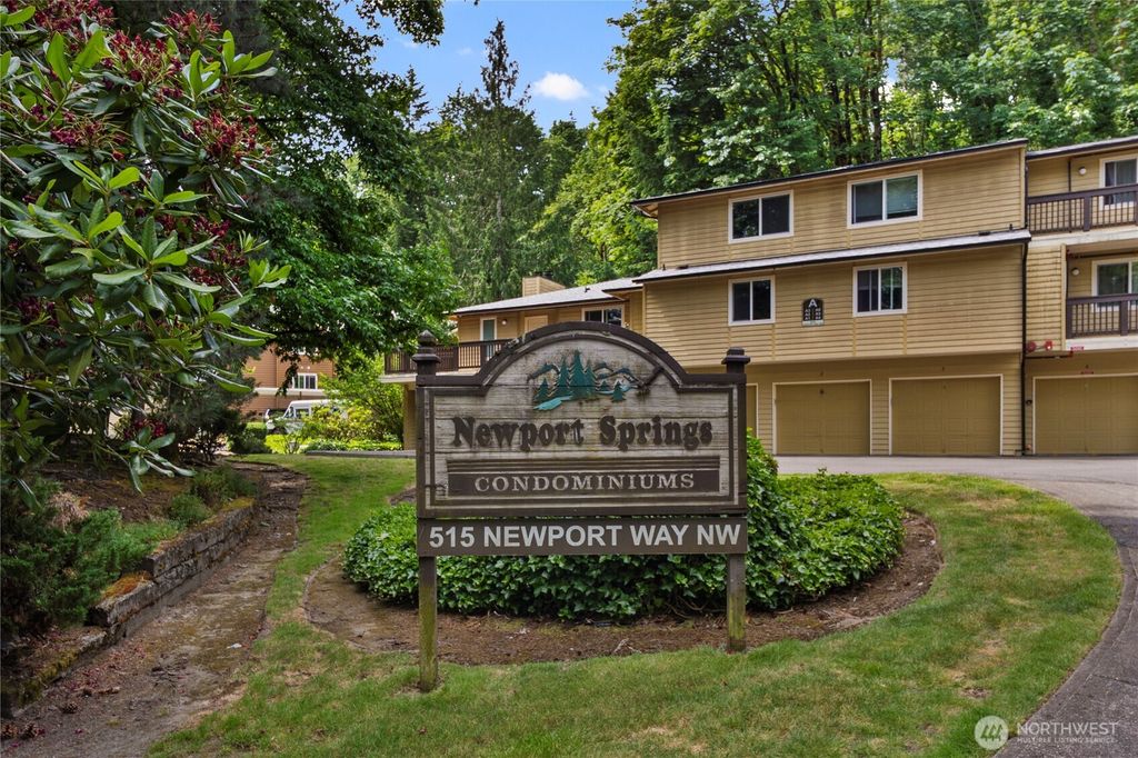 Photo of 515 Newport Way NW #C3, Issaquah, WA 98027 (MLS # 2397374)
