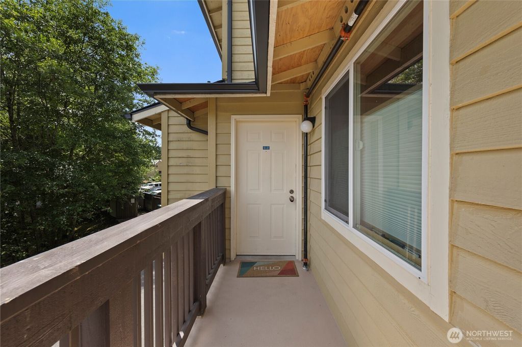Photo of 515 Newport Way NW #C3, Issaquah, WA 98027 (MLS # 2397374)