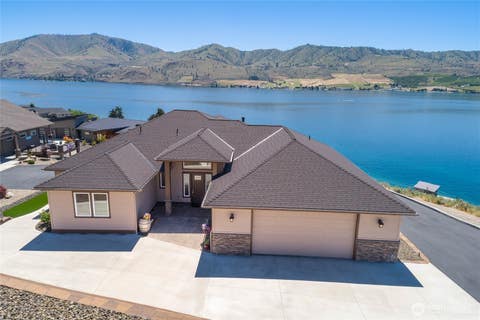 Photo of 229 Apple Avenue, Chelan, WA 98816 (MLS # 2540637)