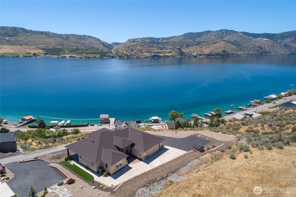 Photo of 229 Apple Avenue, Chelan, WA 98816 (MLS # 2540637)