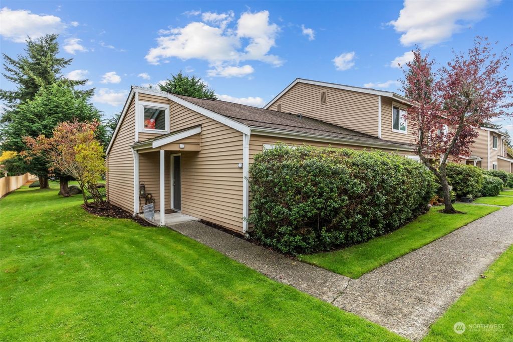 Photo of 1208 S 237th Lane #1506, Des Moines, WA 98198 (MLS # 2172722)