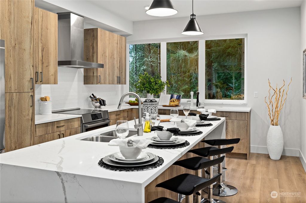 Photo of 17773 NE 95th Court, Redmond, WA 98052 (MLS # 2031506)