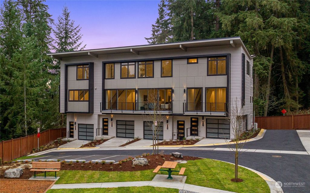 Photo of 17773 NE 95th Court, Redmond, WA 98052 (MLS # 2031506)